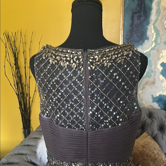 Elegant Gray Evening Gown - Picture 5 of 11